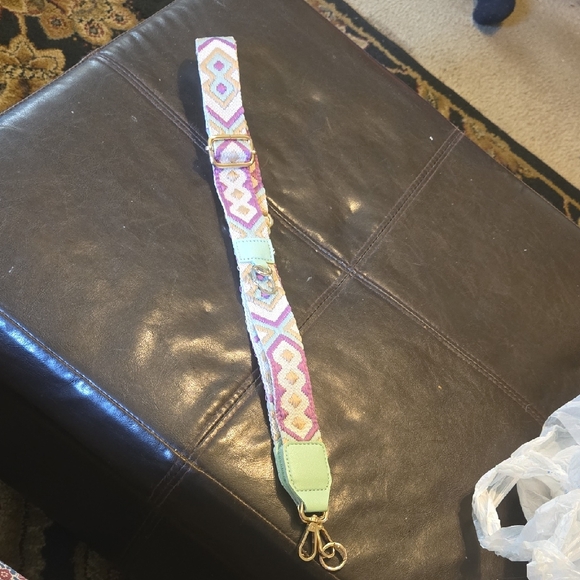Geometric Patterned Crossbody Or Guitar Strap - Purple, Green, Tan NEW! - Picture 2 of 4